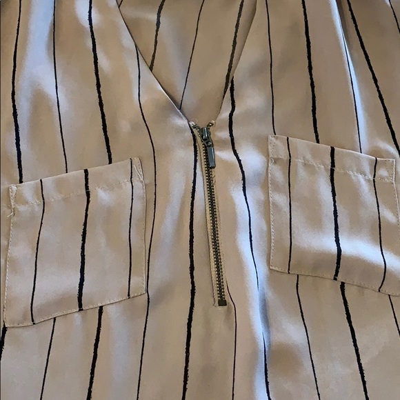 Apt. 9 vertical pin stripe shirt - Picture 2 of 4
